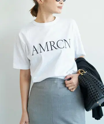 아메리카나 AMRCN 로고 화이트 티셔츠