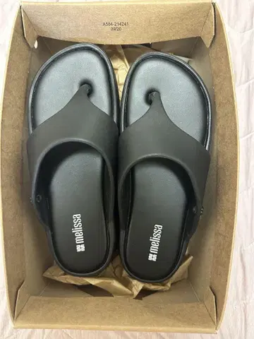 멜리사 블랙 비치 샌들