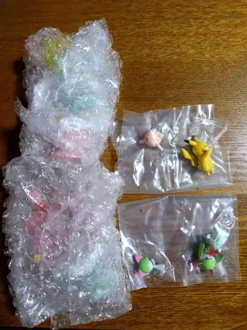 포켓몬 피규어 피카츄 & 피키 킬리아 & 라르토스
