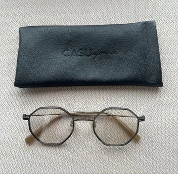 CASU 팔각형 안경 케이스 포함