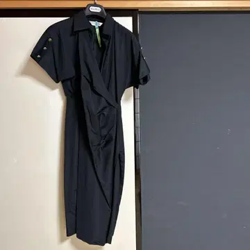 Max Mara 블랙 반팔 셔츠 원피스 드레이프 디자인