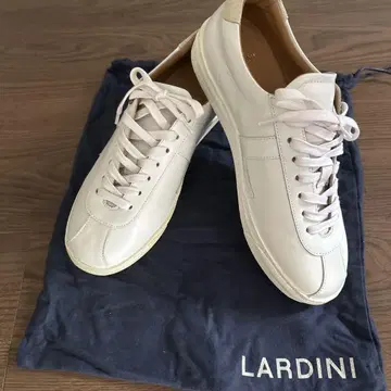 LARDINI 화이트 가죽 스니커즈