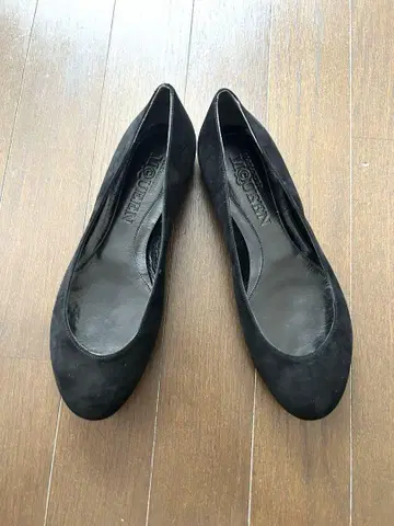 Alexander McQueen 블랙 스웨이드 플랫 슈즈
