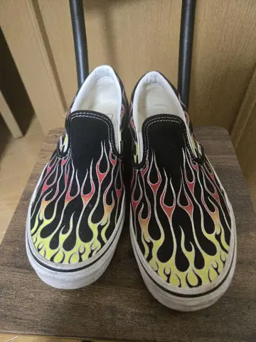 Vans 슬립온 파이어 패턴