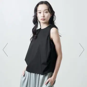 MARW UNITED ARROWS 사이드 턱 슬리브리스 블라우스