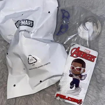 POP MART 팔콘 피규어