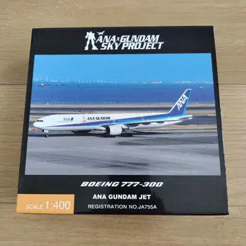 ANA 건담 제트 보잉 777-300