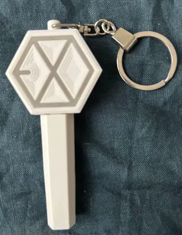 EXO 공식 펜라이트 키링 베키