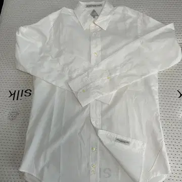 INDIVIDUALIZED SHIRTS 화이트 셔츠 새상품급 클리닝 완료