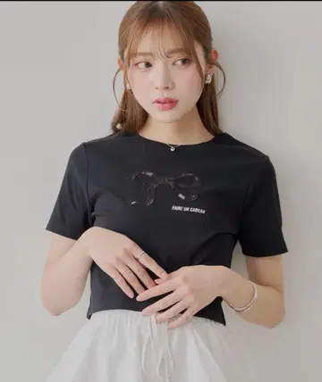 Chico 레이스 리본 자수 치비 티셔츠