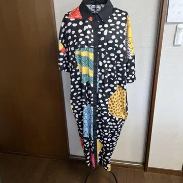 컬러풀한 반팔 셔츠 원피스