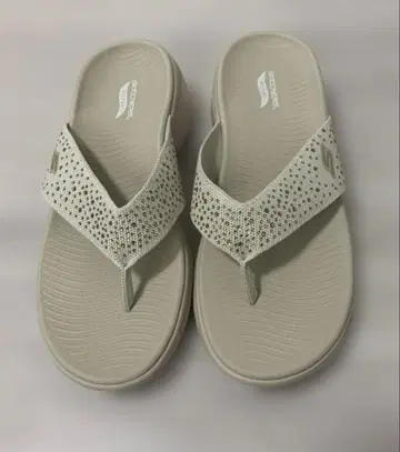 스케쳐스 GOwalk 아치 핏 샌들