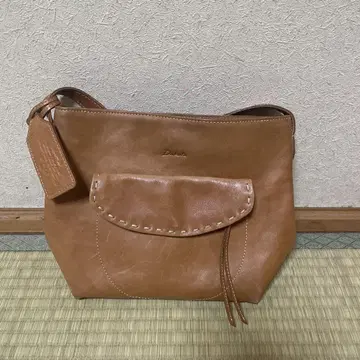 Dakota 가죽 숄더백 브라운