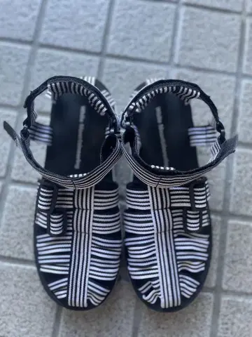 화이트 마운티니어링 샌들