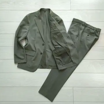 새상품급 GU 셋업 수트 카키 워셔블 스트레치 M