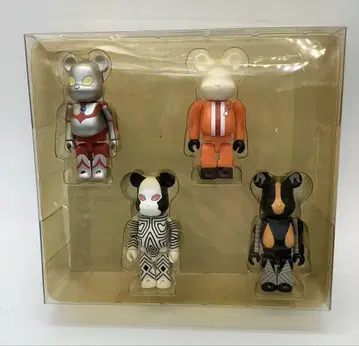 베어브릭 울트라맨