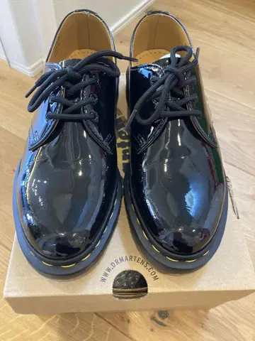 Dr. Martens 1461 블랙 페이턴트 라무 UK5