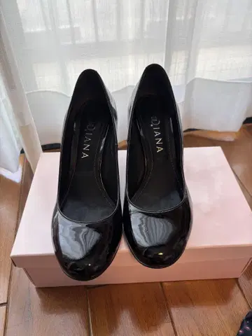 DIANA 블랙 펌프스 24cm