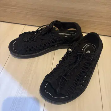 KEEN 킨 UNEEK 신발 아웃도어 신발 샌들 블랙