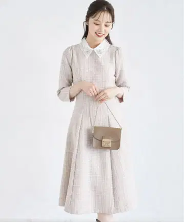 tocco closet 레이스 칼라 부착 백 레이스업 트위드 원피스