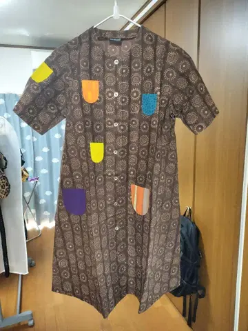 marimekko 컬러풀한 포켓이 있는 반팔 원피스