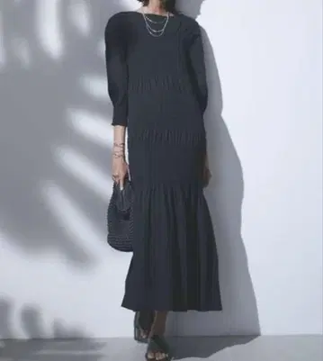 Mila Owen 미라 오웬 셔링 디자인 원피스