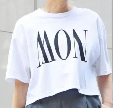 EVERYDAY I LIKE.MON NOW 크롭 티셔츠