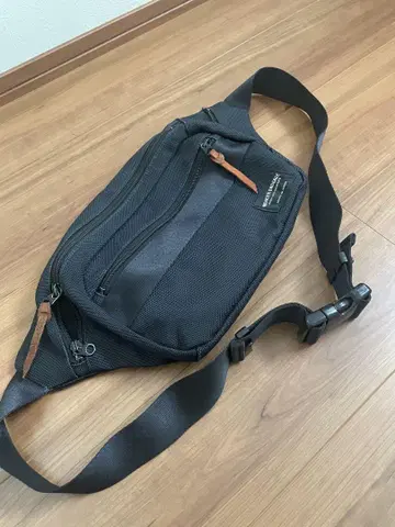 WONDER BAGGAGE 바디백 NAVY