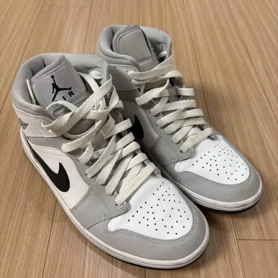 JORDAN | 조던 Nike Jordan 1 Mid Gray Fog Women on Bunjang