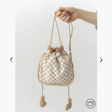 누키테파 자수 숄더백 마크라메 골드