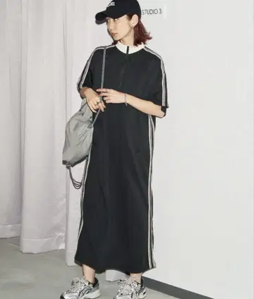 하프 지퍼 트랙 저지 반팔 원피스 AuntieRosaHoliday