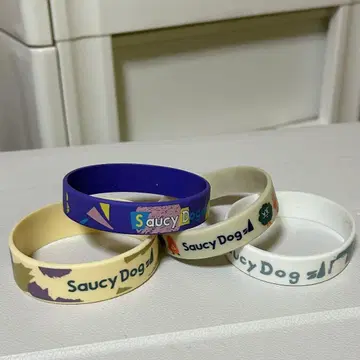 SaucyDog 러버 밴드