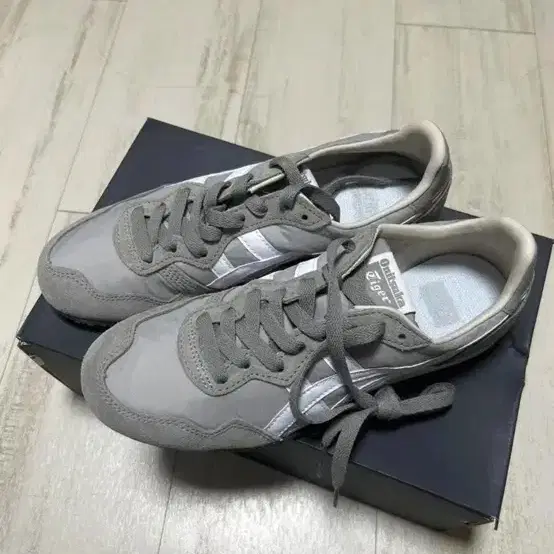 ONITSUKA TIGER 오니츠카타이거 Onitsuka Tiger Serrano Gray White