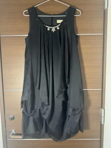 Petirobe 비쥬가 달린 블랙 드레스 사이즈 M