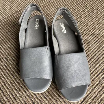 CAMPER 그레이 가죽 컴포트 샌들