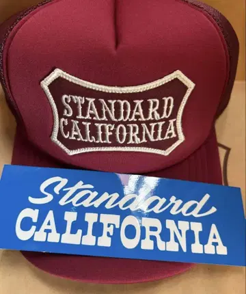 Standard California 한정판 메쉬 캡 버건디