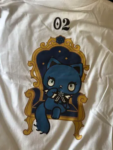 Ado 아드로자 토마리 롱 티셔츠 M 사이즈