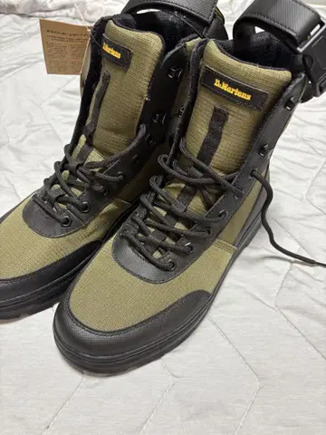 Dr. Martens 하이컷 신발 올리브/블랙 27cm
