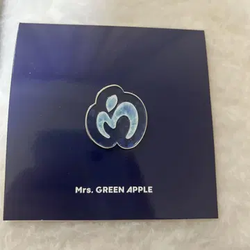 Mrs. GREEN APPLE 로고 핀 배지