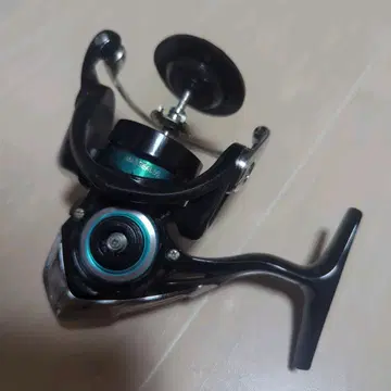 다이와 19 에메랄다스 LT 2500S-H-DH 바디 본체 DAIWA