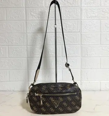 no36315 거의 새상품급 GUESS 게스 가죽 PVC 미니백 백