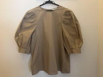UNITED ARROWS 베이지 퍼프 슬리브 블라우스