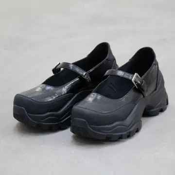 LAROUTE 멜리 제인 신발 블랙