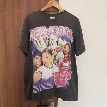 New Jeans 그래픽 티셔츠 X-LARGE