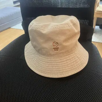 AKTR 베이지 버킷 햇