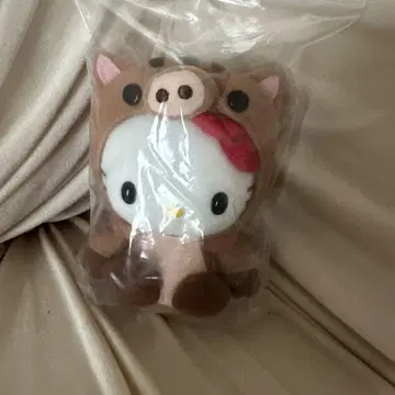 헬로키티 띠 변신 봉제 인형 멧돼지 마스코트