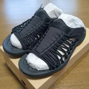 미사용 새상품 KEEN 유니크 스니크 슬라이드 25.5cm