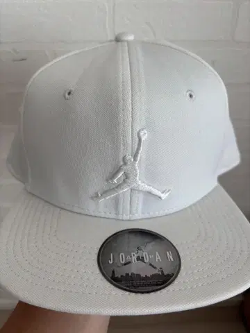 Jordan 화이트 스냅백 캡