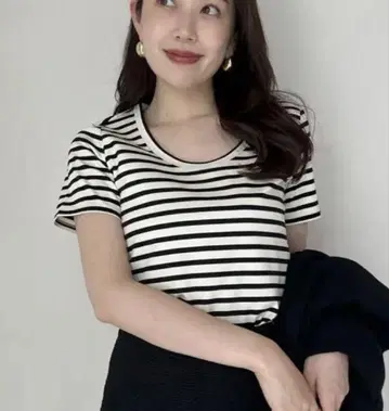 anuans 실크 터치 코튼 U 넥 T 보더 25ss