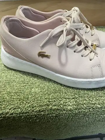 Lacoste 핑크 가죽 스니커즈